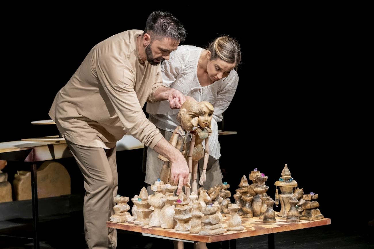 XENIA AND THE HUNTER